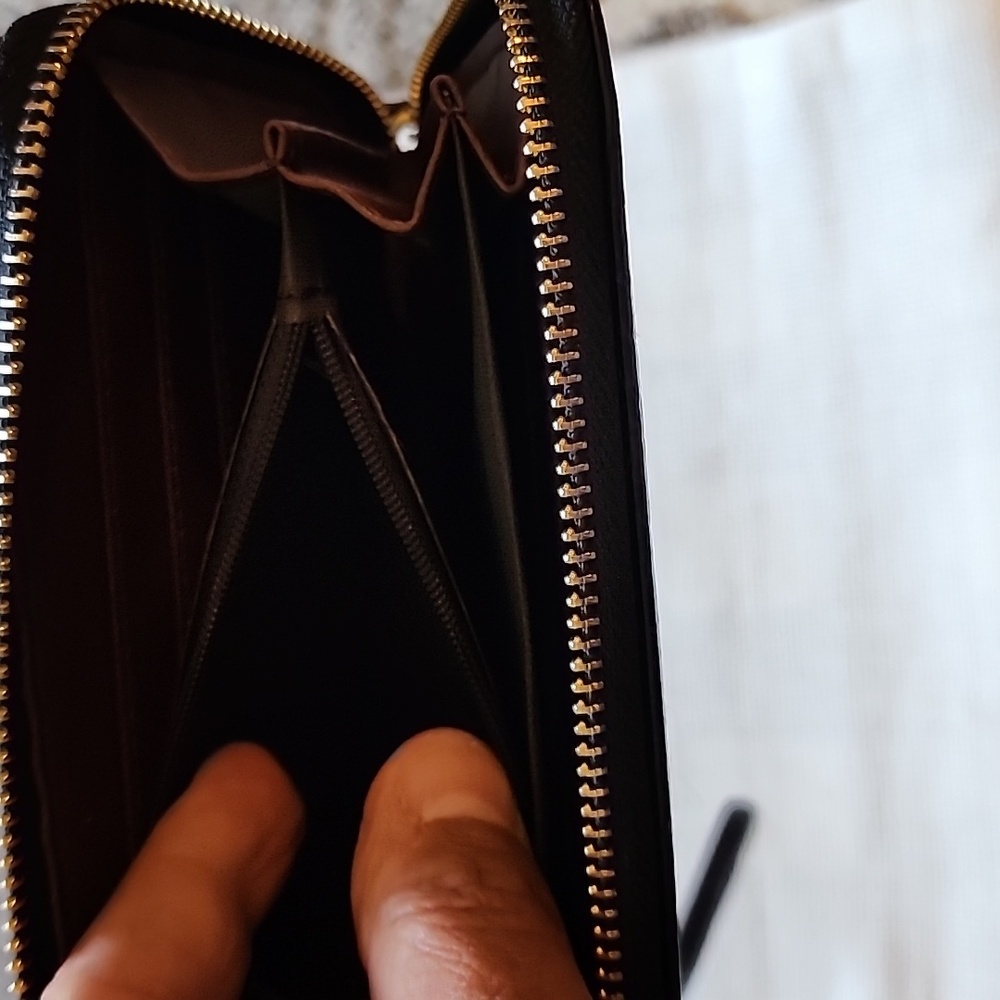 Black Croc Embossed Wristlet Wallet. - Picture 5 of 9
